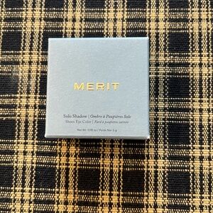Merit Solo Cream Eye Shadow in Palladium